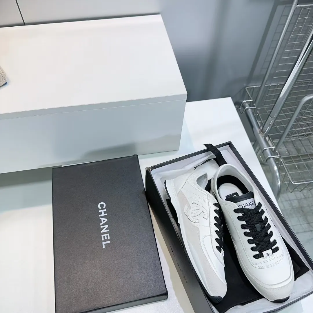 👟👟Ex-factory price 440👟👟 CHANEL Chanel 2025 new panda sneakers, color matching thick-soled casual sports shoes, upper: imported calfskin/imported suede, lining: imported sheepskin lining, outsole: TPU original outsole Size: #35-40 (40 customized, non-refundable)